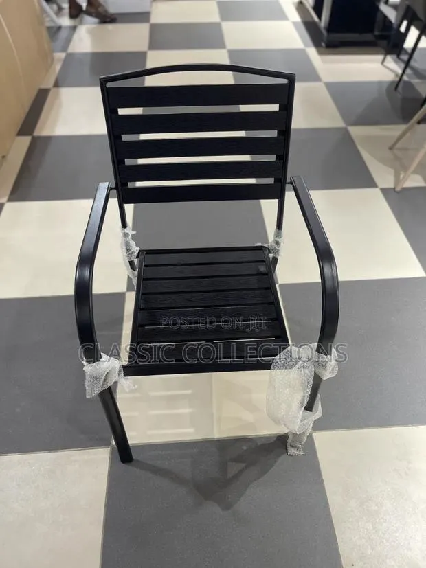 Garden Chairs · Photo 1