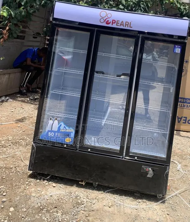 Valuable New Pearl PVC-150 3-Door Glass Display/Beverage · Photo 1