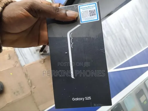 New Samsung Galaxy S25 256 GB Black · Photo 1