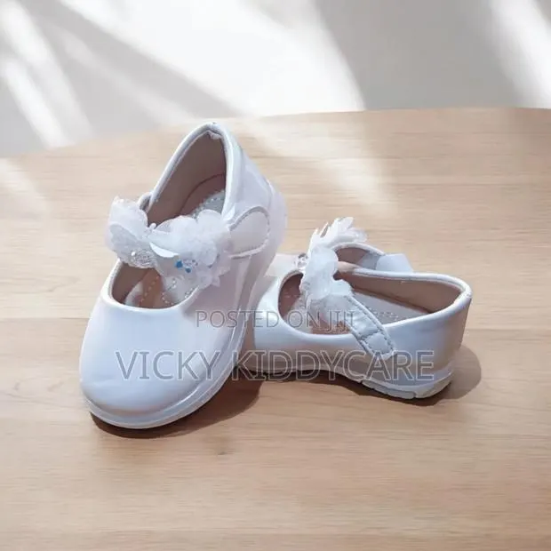 Lightening Casual Shoes · Photo 1