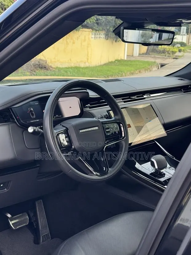 Land Rover Range Rover Sport P460 PHEV Dynamic SE 2025 Black · Photo 1