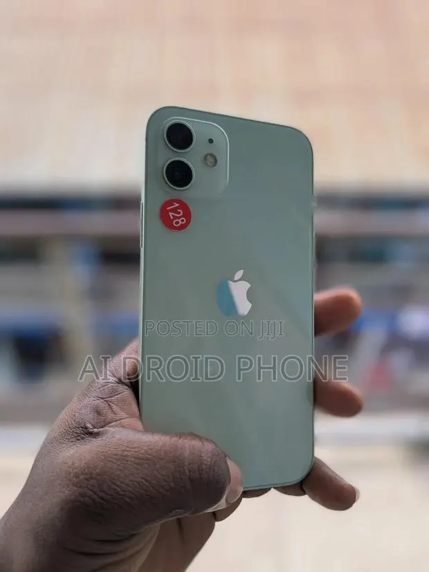 Apple iPhone 12 128 GB Green · Photo 1