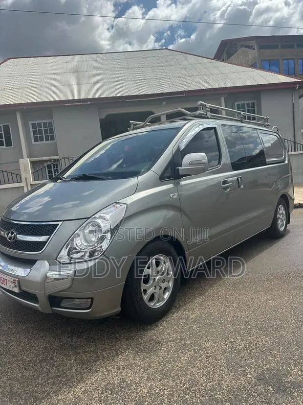 Hyundai H300 2013 Silver · Photo 1