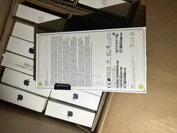New Apple iPhone 13 128 GB Black · Photo 1