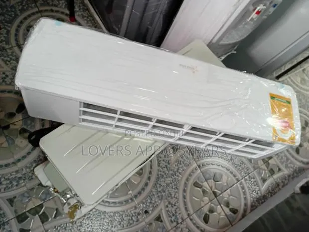 Goldstar 1.5hp White Finish Air Conditioner. · Photo 1