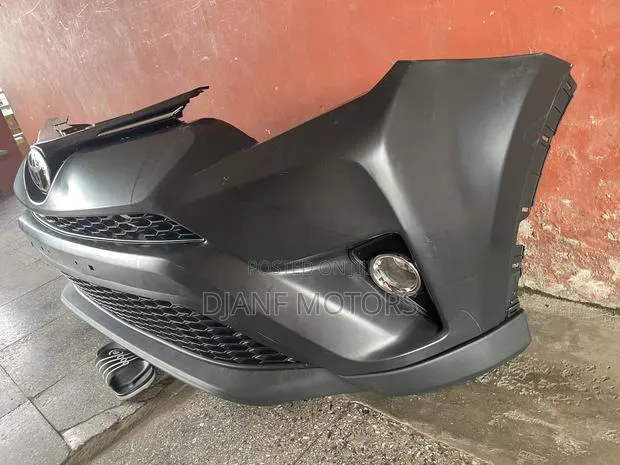 Toyota Rav4 2016 Front Bumper Complete (Sports) · Photo 1