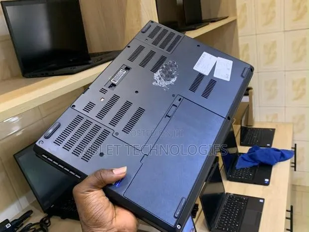 Laptop Lenovo ThinkPad P1 Gen 3 16GB Intel Core i7 SSD 512GB · Photo 1