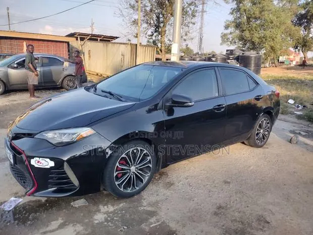 Toyota Corolla 2016 Black · Photo 1