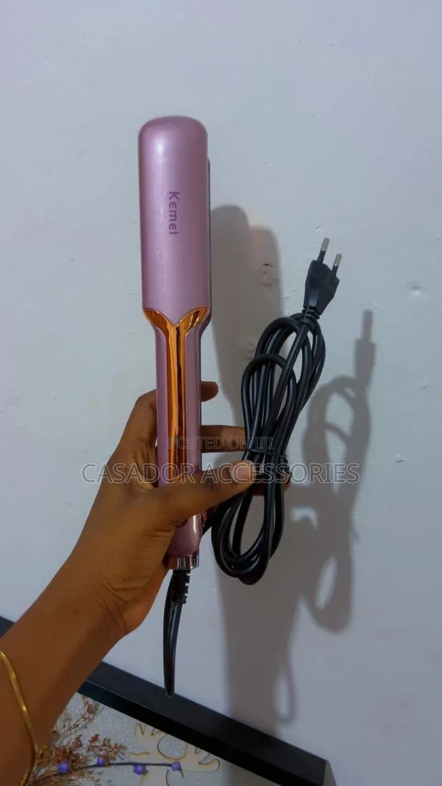 Kemei Hair Straightener · Photo 1