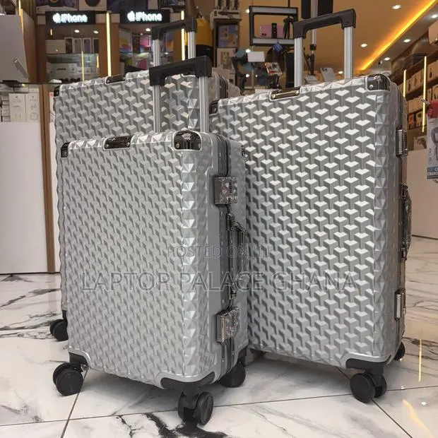 Luxury Suitcase Set · Photo 1