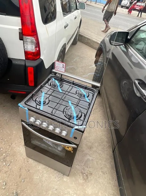 Volcano 4 Burner Gas Cooker Perfect for Family Meals · Photo 1