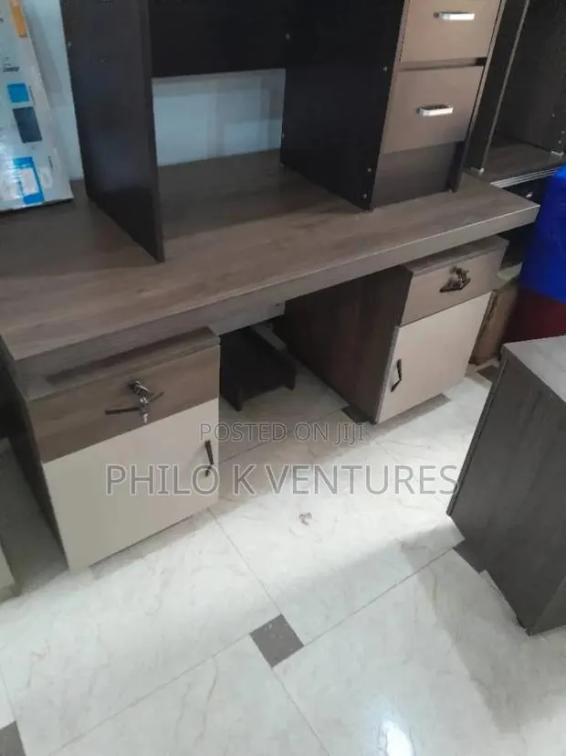 Both Sides Drawer Table for Sale · Photo 1