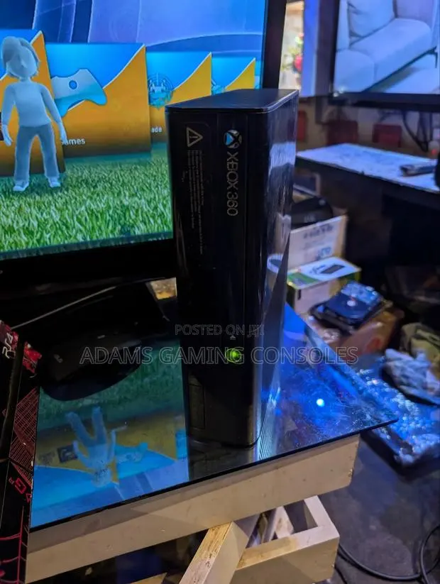 Microsoft Xbox360 Slim With 17games Loaded · Photo 1
