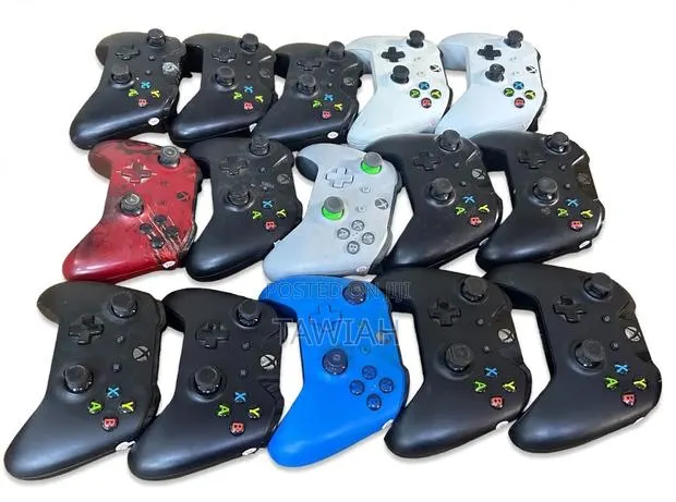 Xbox One Controllers · Photo 1