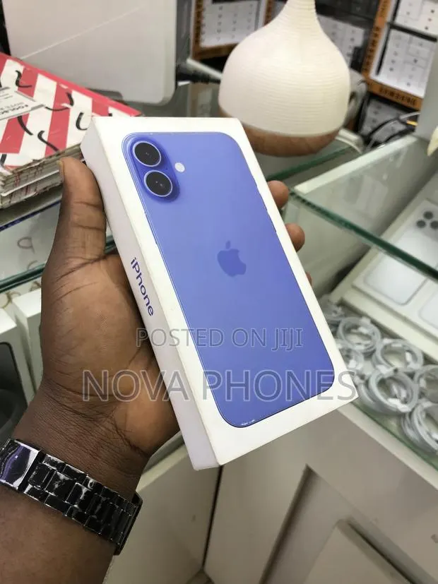 New Apple iPhone 16 Plus 128 GB Blue · Photo 1