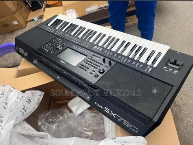 Yamaha Psr 720 Arranger Work Station Keyboard · Photo 1