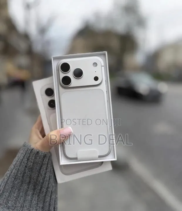 Apple iPhone 17 Pro 512 GB Silver · Photo 1