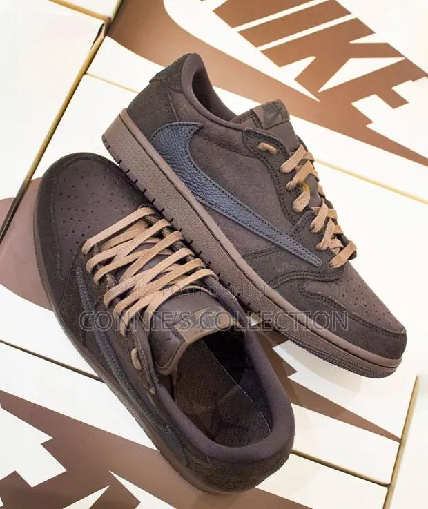 Nike Air Jordan 1 Low X Travis Scott "Velvet Brown" · Photo 1