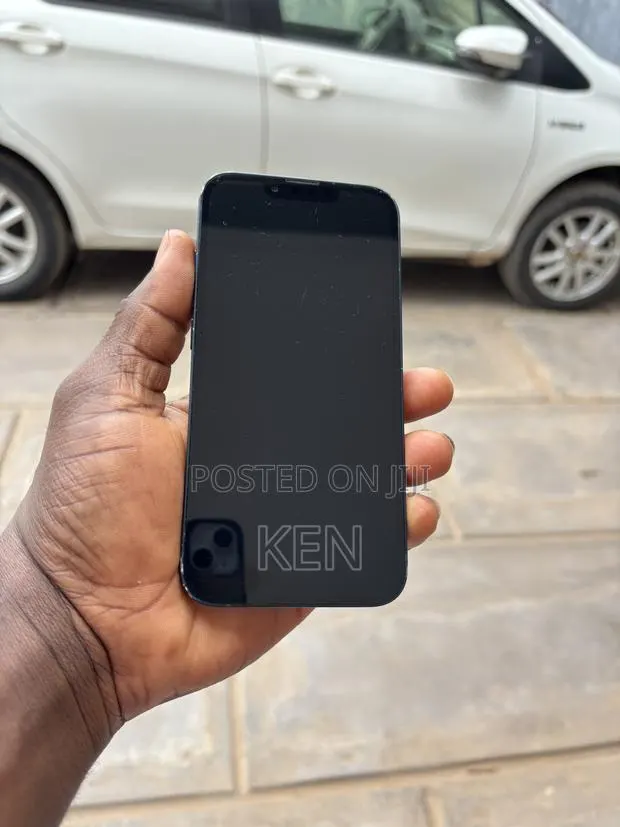 Apple iPhone 13 128 GB Blue · Photo 1