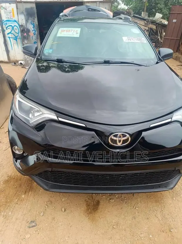 Toyota RAV4 2018 Black · Photo 1