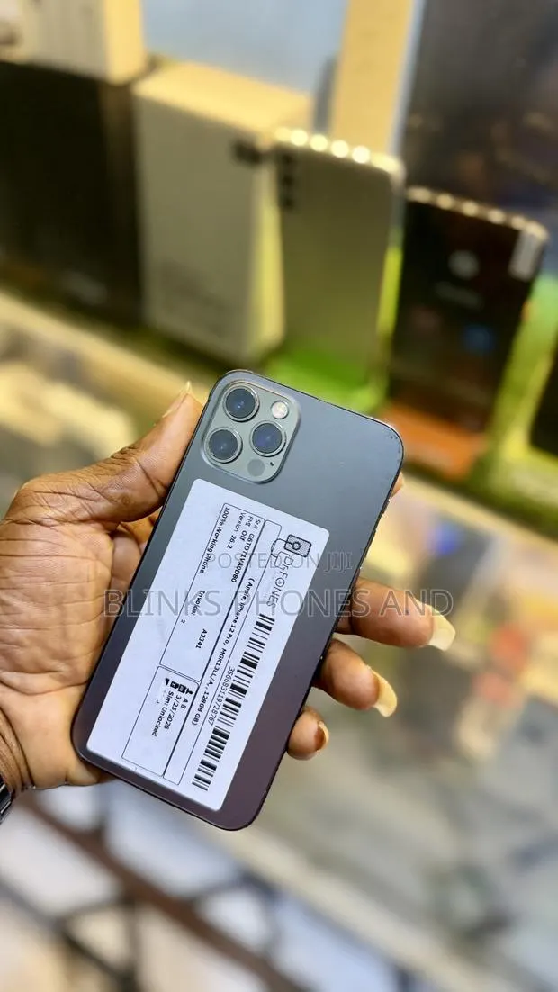 Apple iPhone 12 Pro 256 GB Silver · Photo 1