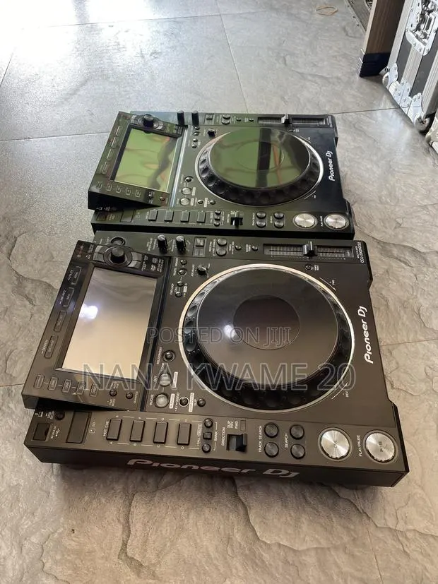2x Pioneer CDJ 2000 Nexus 2 · Photo 1