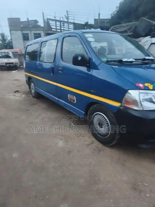 Toyota HiAce 2006 Blue · Photo 1