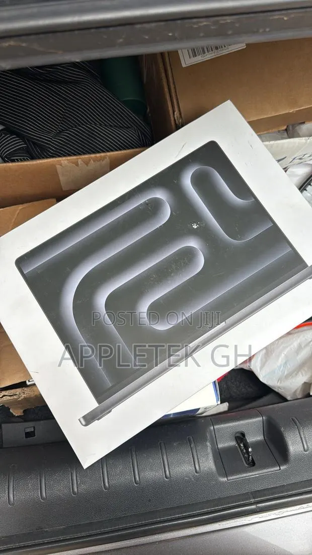 New Laptop Apple MacBook Pro 2026 M5 Pro 24GB Apple M5 Pro SSD 1T · Photo 1