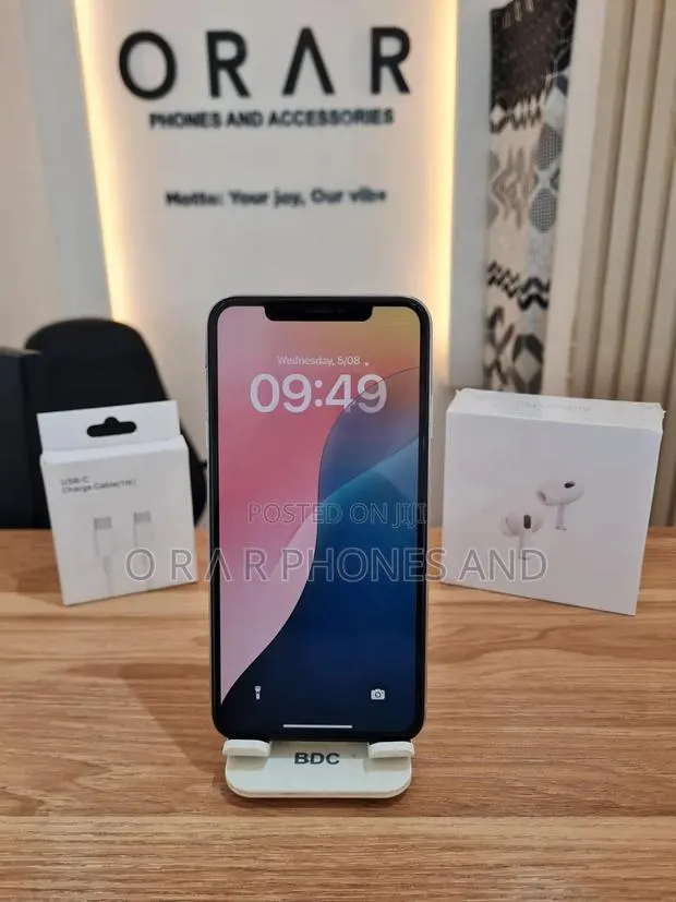 Apple iPhone XS Max 256 GB White · Photo 1
