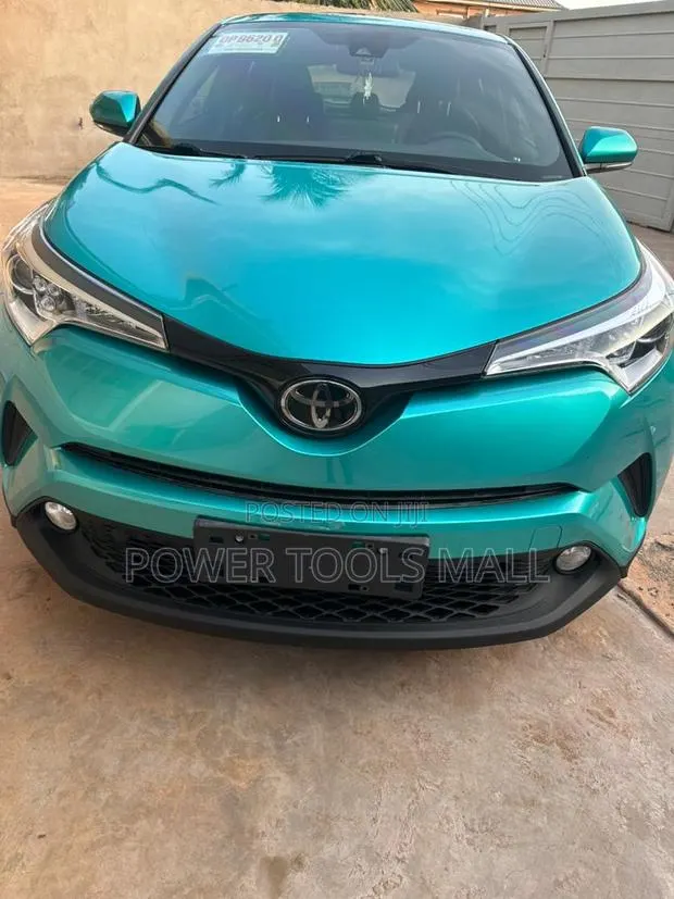 Toyota C-HR 2021 Green · Photo 1