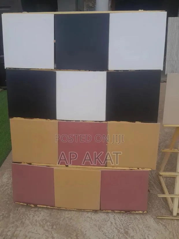 FLOOR 40x40cm · Photo 1