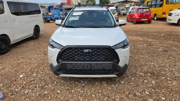Toyota Corolla Cross 1.8 Petrol AWD 2022 White · Photo 1