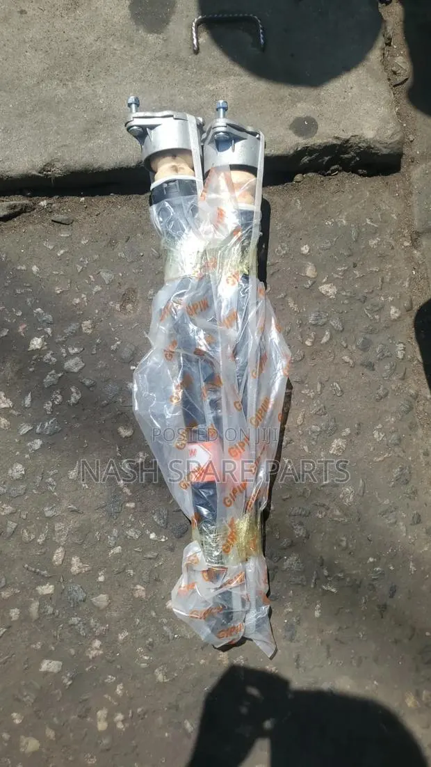 Benz W204 C250 Back Shock Absorber ยท Photo 1