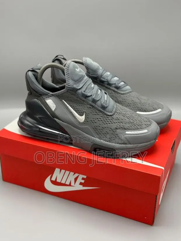 Original Nike Airmax 270 Smoke Gray · Photo 1