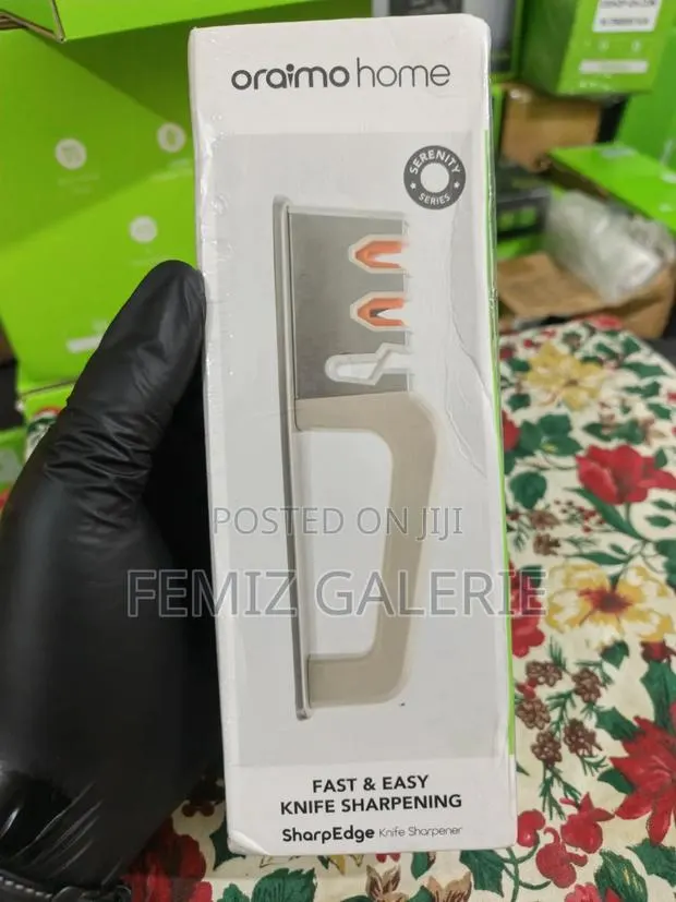 Oraimo SharpEdge Efficient Space-Saving Knife Sharpener · Photo 1