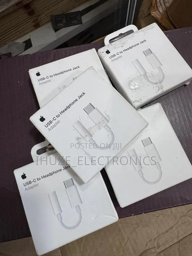 GENUINE Apple USB-C to 3.5 Mm Headphone Jack Adapter · Photo 1