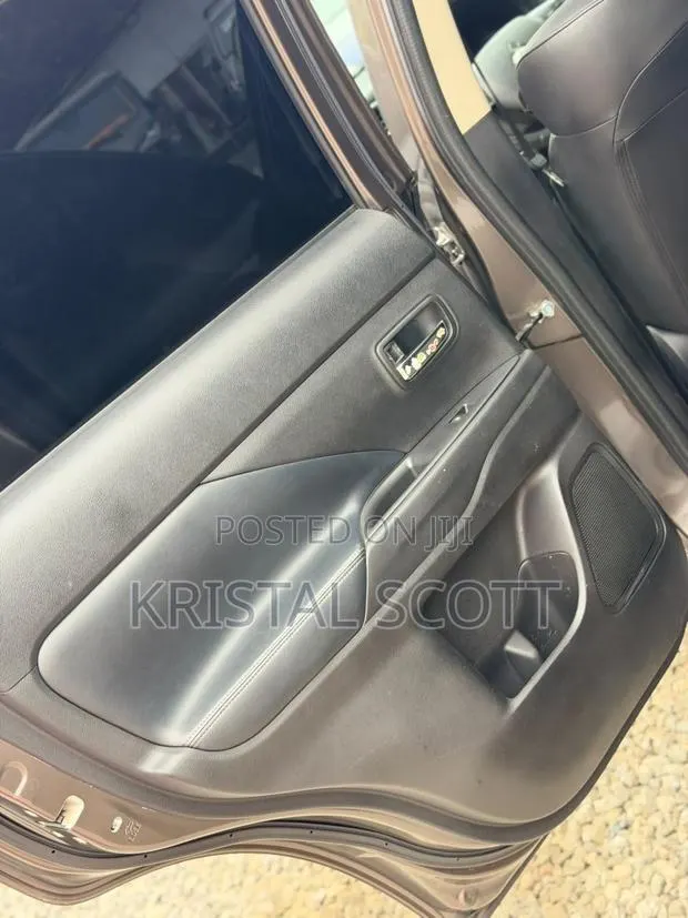 Mitsubishi Outlander 2.4 PHEV AWD 2018 Brown · Photo 1