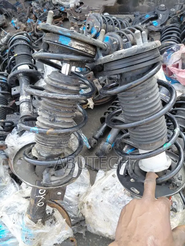 Front Shock Toyota iA · Photo 1