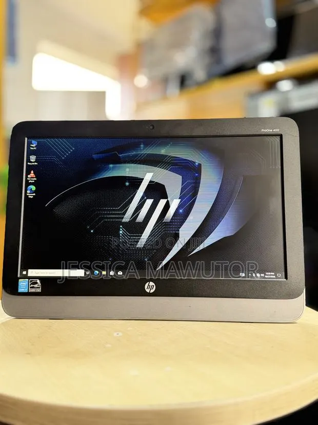 Desktop Computer HP 200 G4 22 All-in-One 8GB Intel Core i3 HDD 500GB · Photo 1