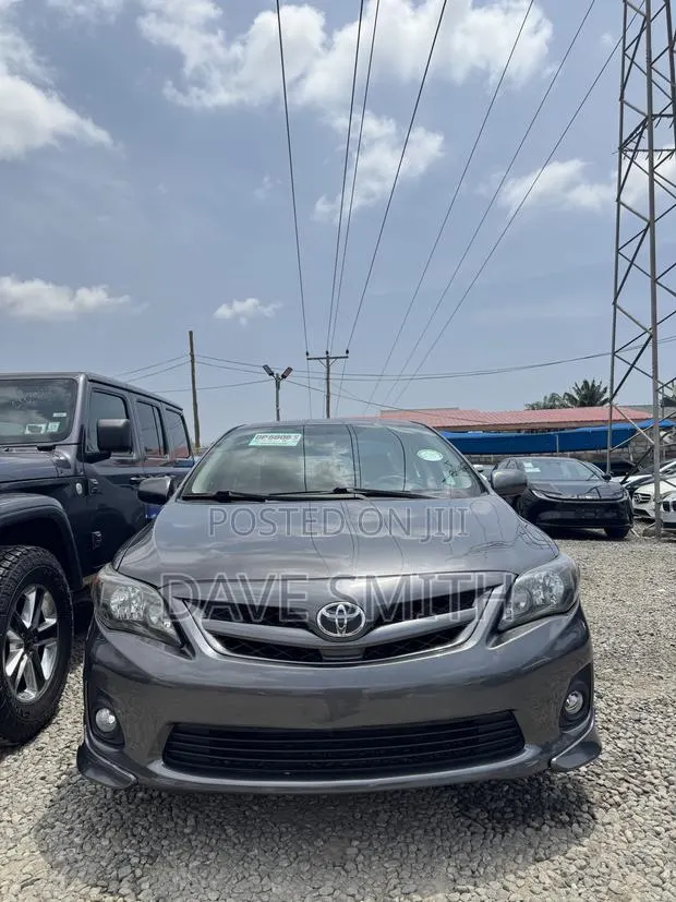 Toyota Corolla S 4dr Sedan (1.8L 4cyl 4A) 2013 Gray · Photo 1