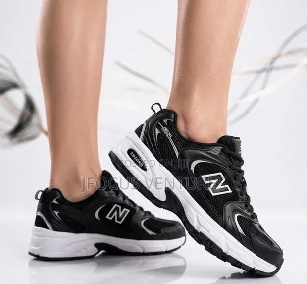 New Balance 530 Black/White · Photo 1