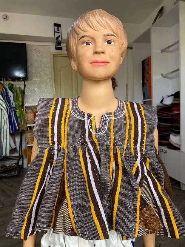 Beautiful Boys Smock · Photo 1