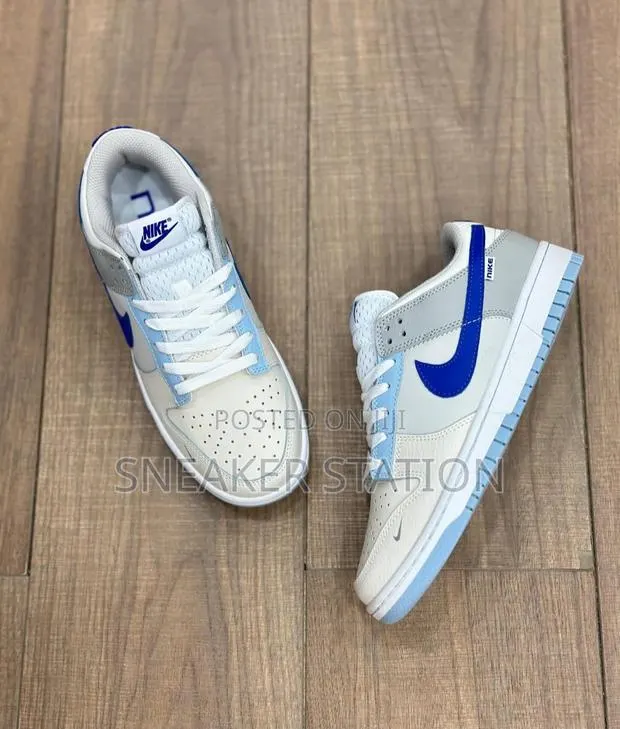 Nike Sb Dunks Low Hyper Royal · Photo 1