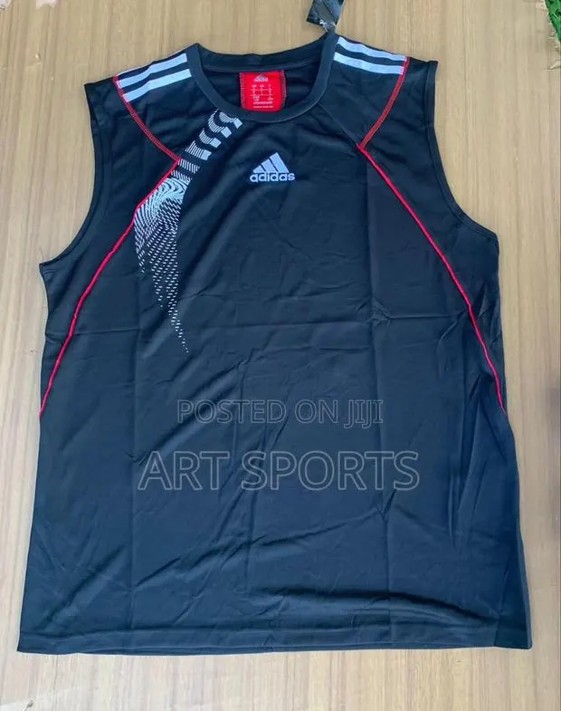 Adidas Sleeveless Top · Photo 1