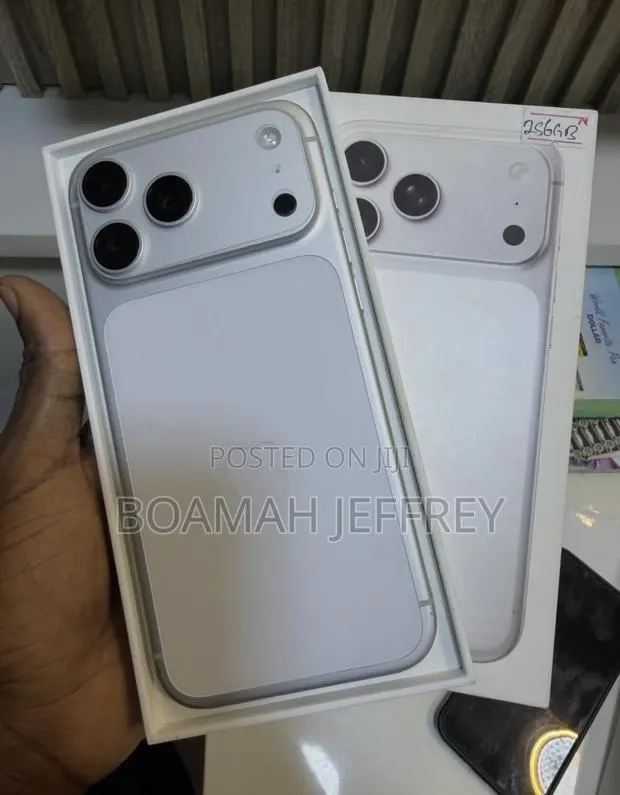 Apple iPhone 17 Pro Max 512 GB Silver · Photo 1