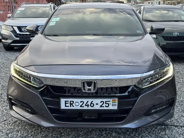 Honda Accord Sport (2.0L 4cyl Turbo 6M) 2019 Gray · Photo 1