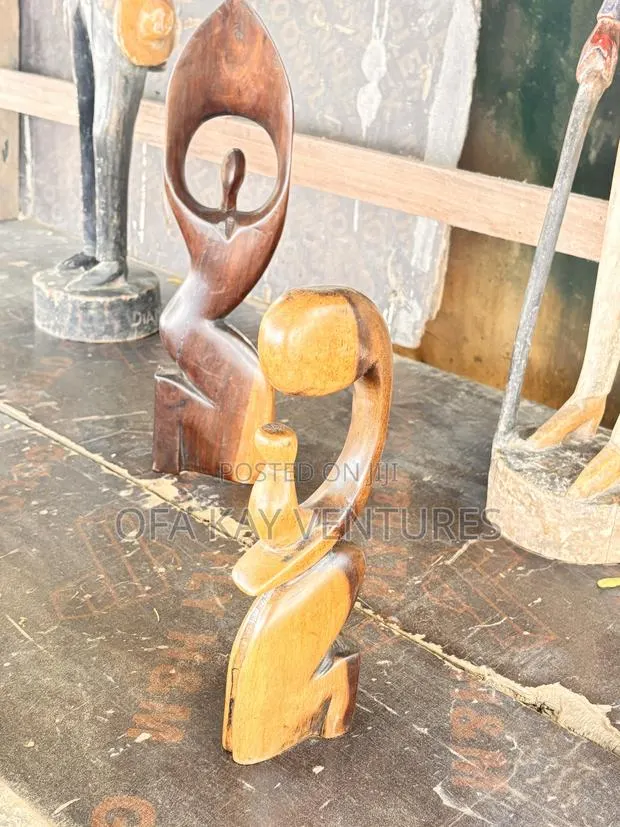 Wood Shadow Love Caving Sculpture · Photo 1
