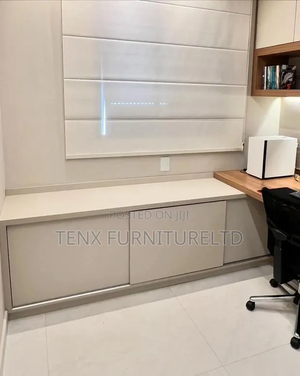 Office Desk (Uplift) · Photo 1