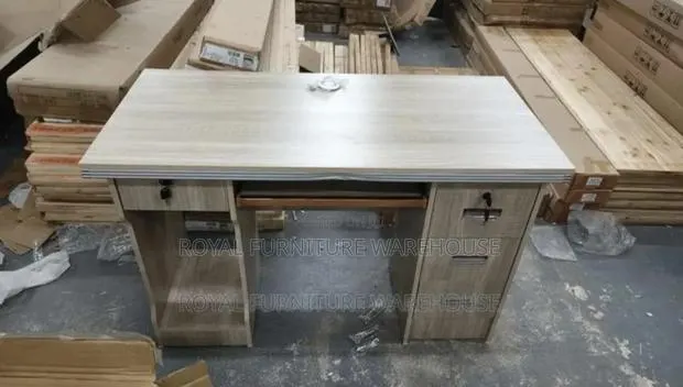 Standard Office Desk Table · Photo 1