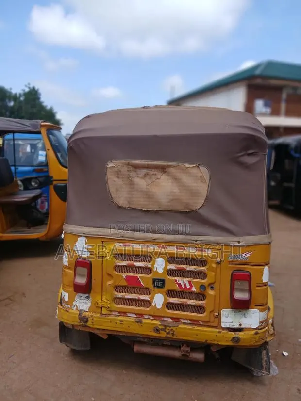 Bajaj 2020 Yellow · Photo 1